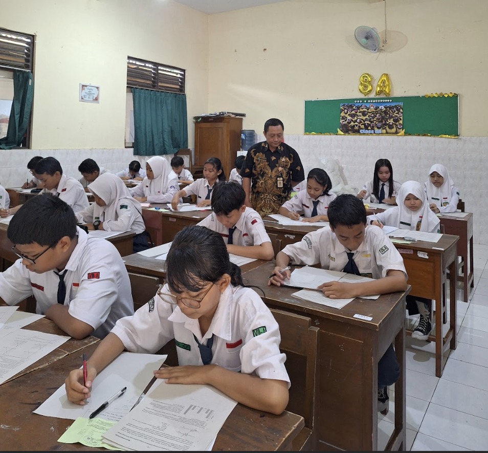 Penilaian Sumatif Akhir Tahun Kelas VII dan VIII Tahun Ajaran 2024/2025 SMP Negeri 9 Kota Surakarta