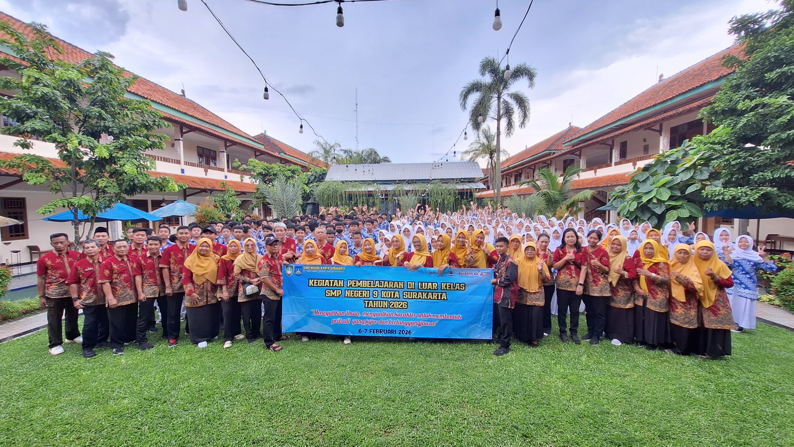 Kegiatan Peningkatan Iman dan Taqwa SMP Negeri 9 Kota Surakarta di Hotel Galuh, Prambanan, Jumat-Sabtu (6-7/2/2026).